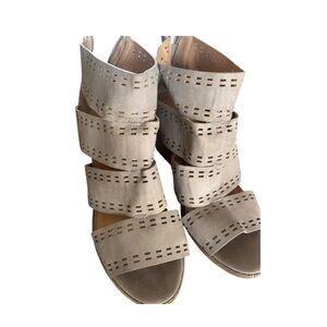 Qupid Women's Beige Strappy Open Toed Chunk Heel Bootie Sandals w/ Zip - Sz 8.5